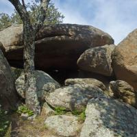Espolla_Abric sepulcral de Cau Conillers