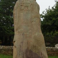 Pleumeur-Bodou (Côte d'Armor)_Menhir de Saint-Uzec