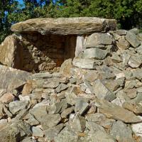 Villeneuve-Minervois (11)_Dolmen du Vieil Homme ou Palet de Roland