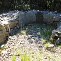 Viols-le-Fort (34)_Tombe ovale de Cazaril I