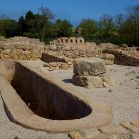 Ruines gréco-romaines d'Empùries_Neapolis (nouvelle ville grecque)_Agora et stoa d'Emporion