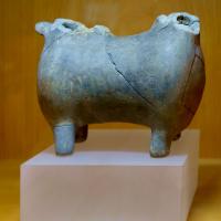 Ruines ibériques d'Ullastret_Musée_Askos en céramique grise avec inscription ibérique (IVe-IIIe AEC)