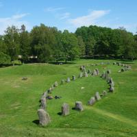 Västerås (comté de Västmanland)_Anundshog_Skeppssattings (bateaux de pierres)