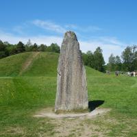 Vasteras_Anundshog_pierre runique et tumulus d'Anun