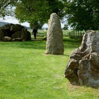 Wéris (Durbuy, province du Luxembourg)_Dolmen nord et menhirs associés